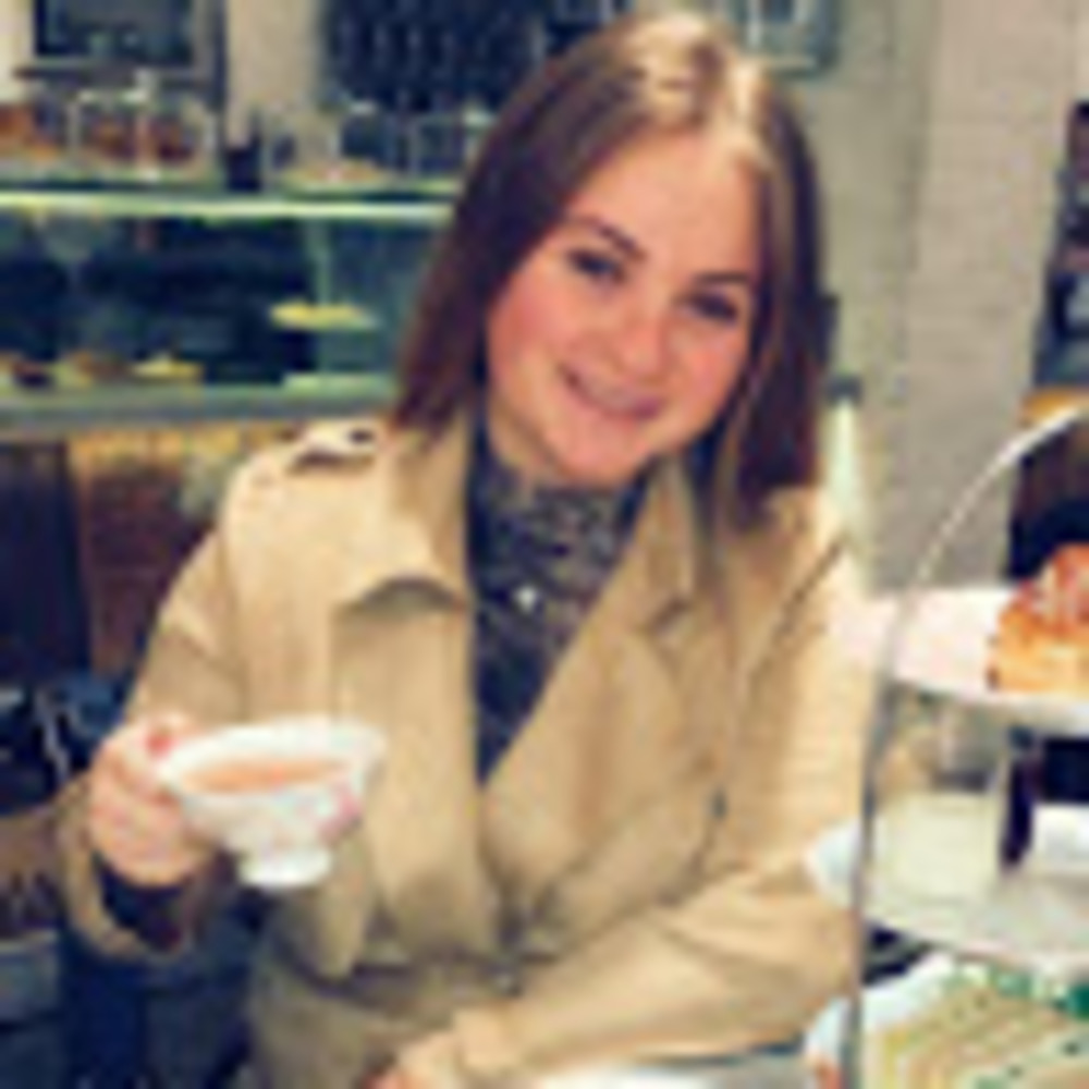 Meet your Posher, Simone